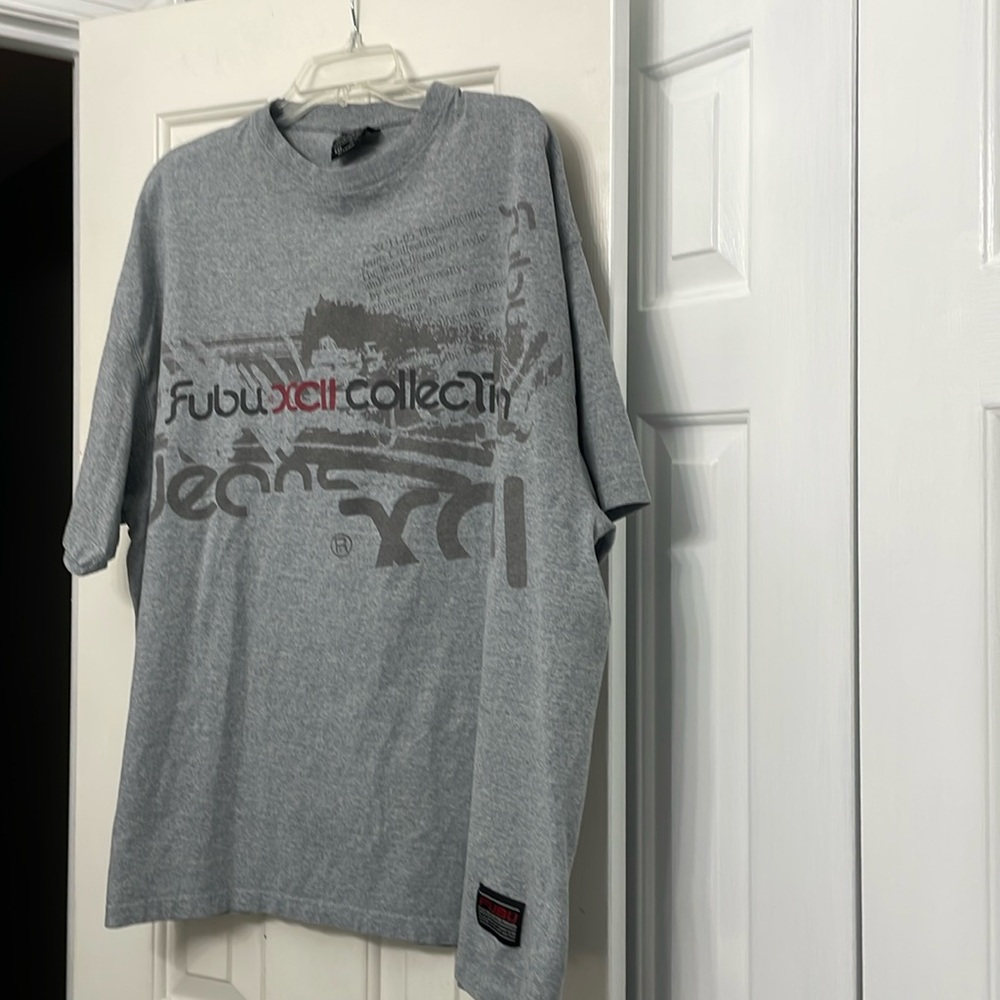 Preowned vintages men’s T-shirt in size XXL